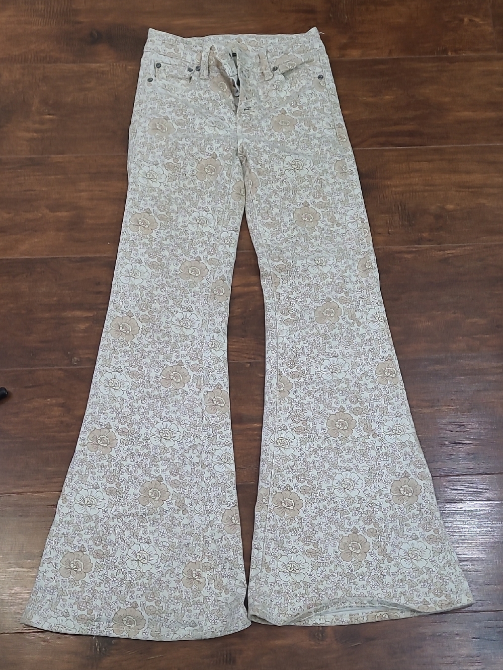 American Eagle Outfitters Floral Button-Up Top in Cream and Beige High Rize 00 - Picture 2 of 11